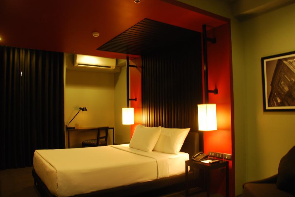 อาเมลี โฮเต็ล มะนิลา Hotel ภายนอก รูปภาพ