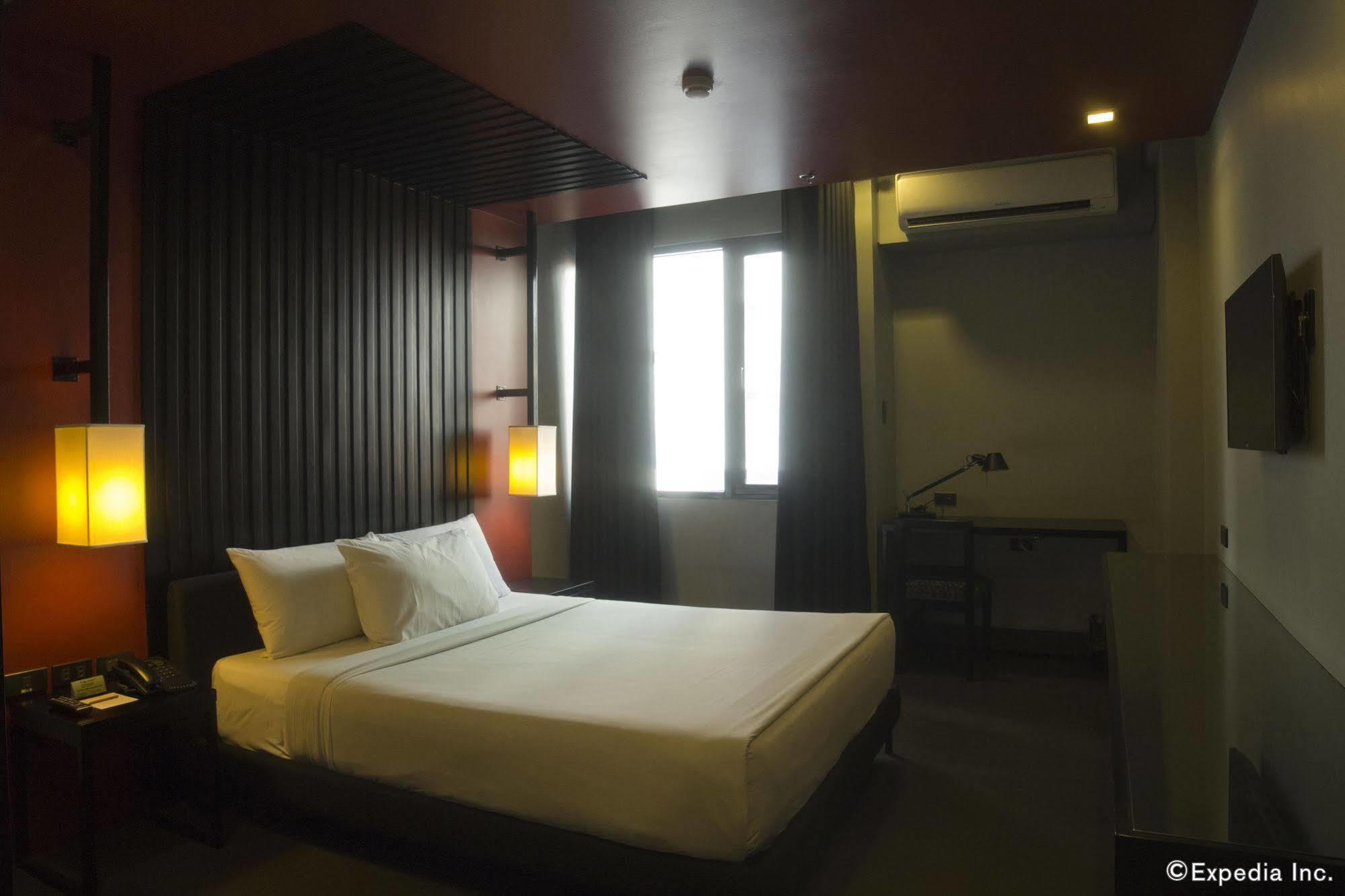 อาเมลี โฮเต็ล มะนิลา Hotel ภายนอก รูปภาพ