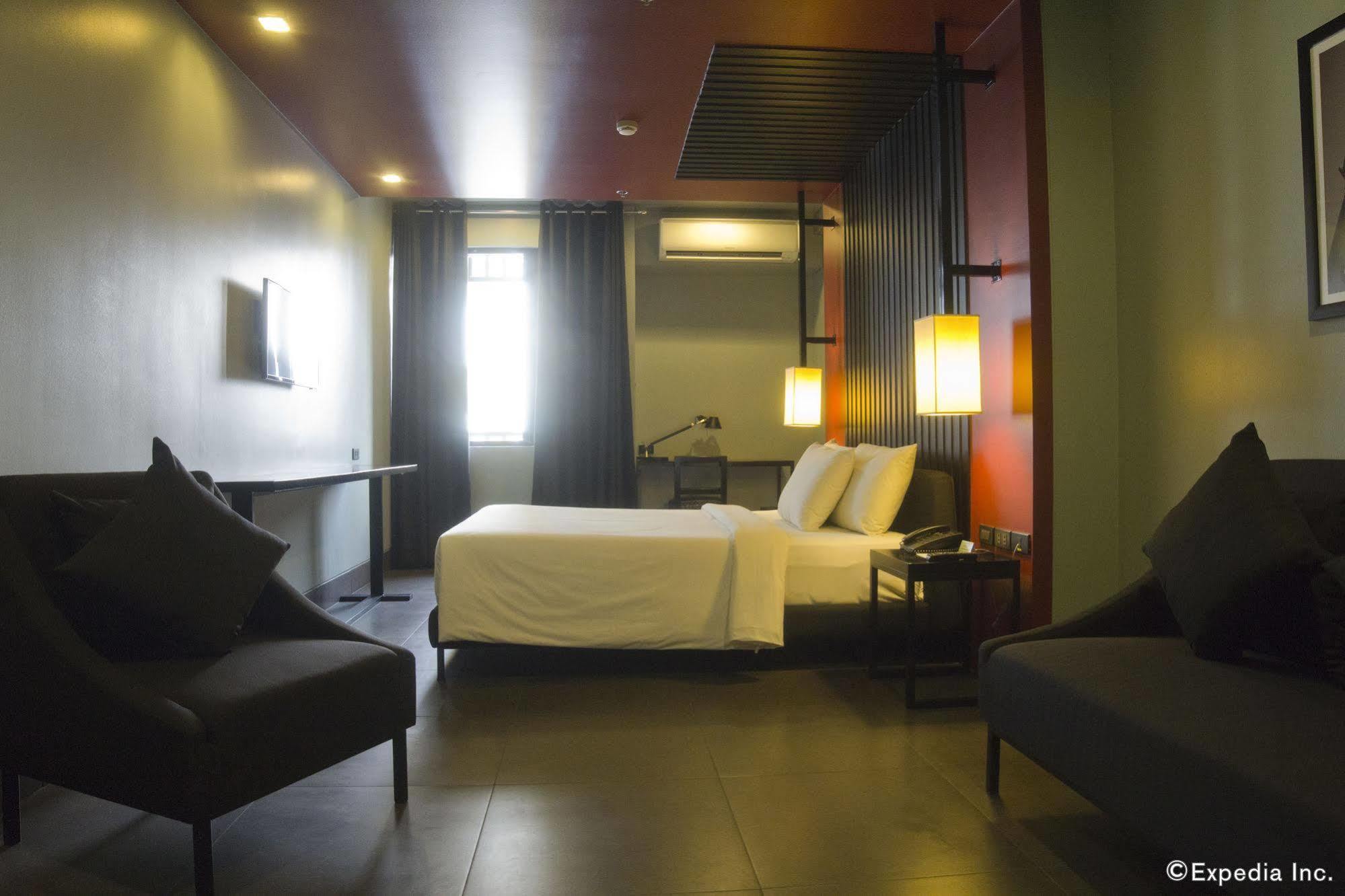อาเมลี โฮเต็ล มะนิลา Hotel ภายนอก รูปภาพ