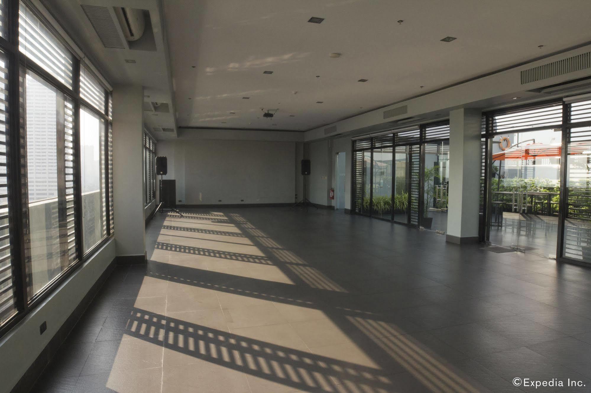 อาเมลี โฮเต็ล มะนิลา Hotel ภายนอก รูปภาพ