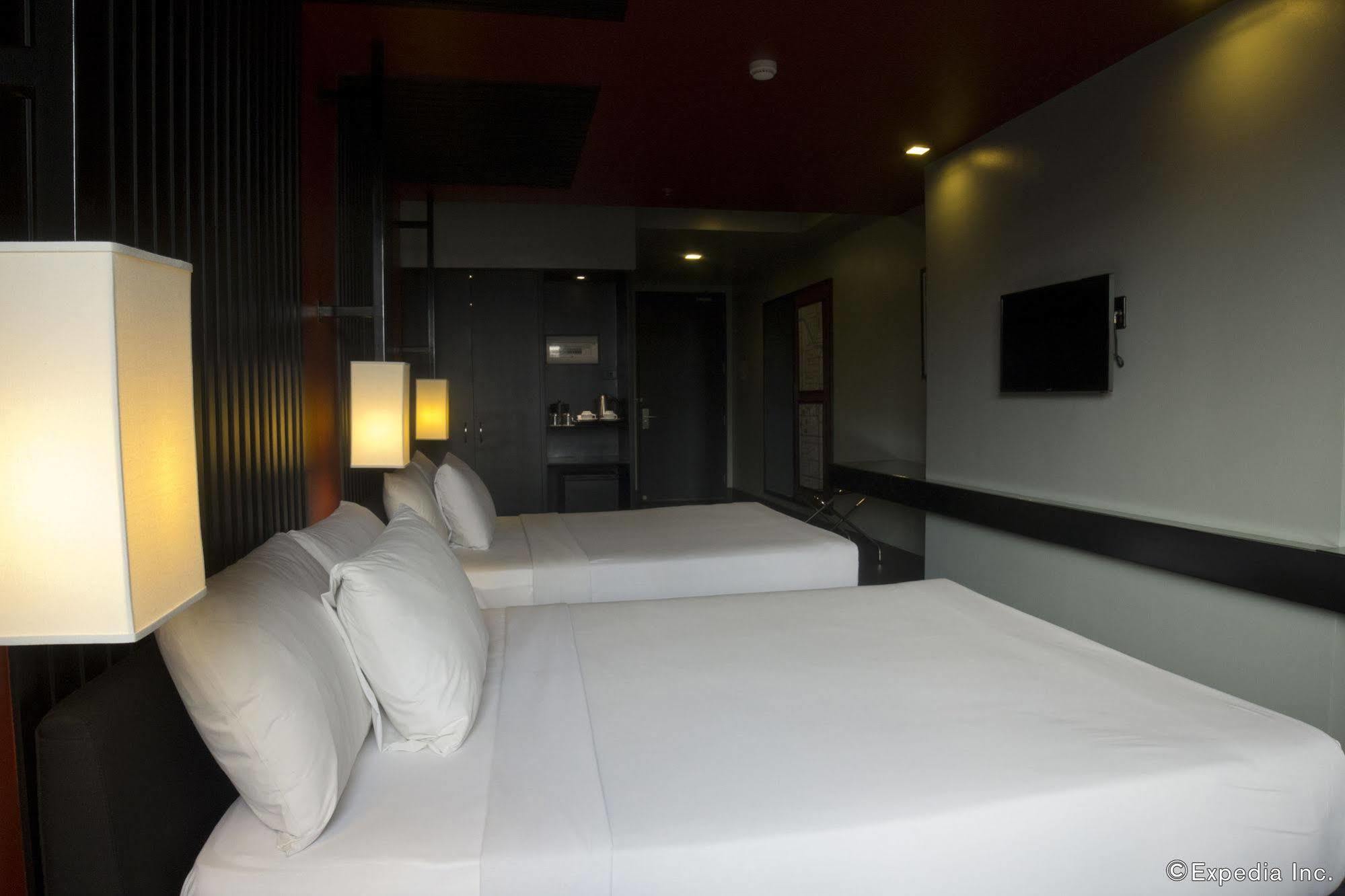 อาเมลี โฮเต็ล มะนิลา Hotel ภายนอก รูปภาพ