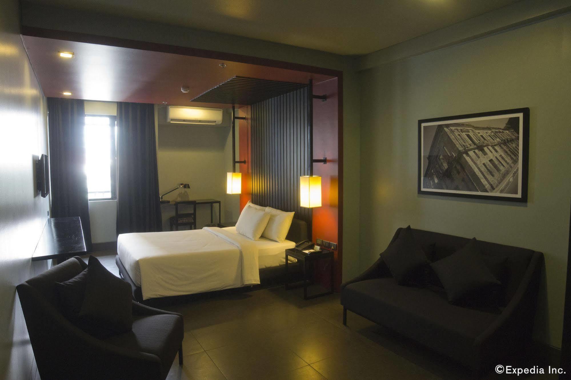 อาเมลี โฮเต็ล มะนิลา Hotel ภายนอก รูปภาพ